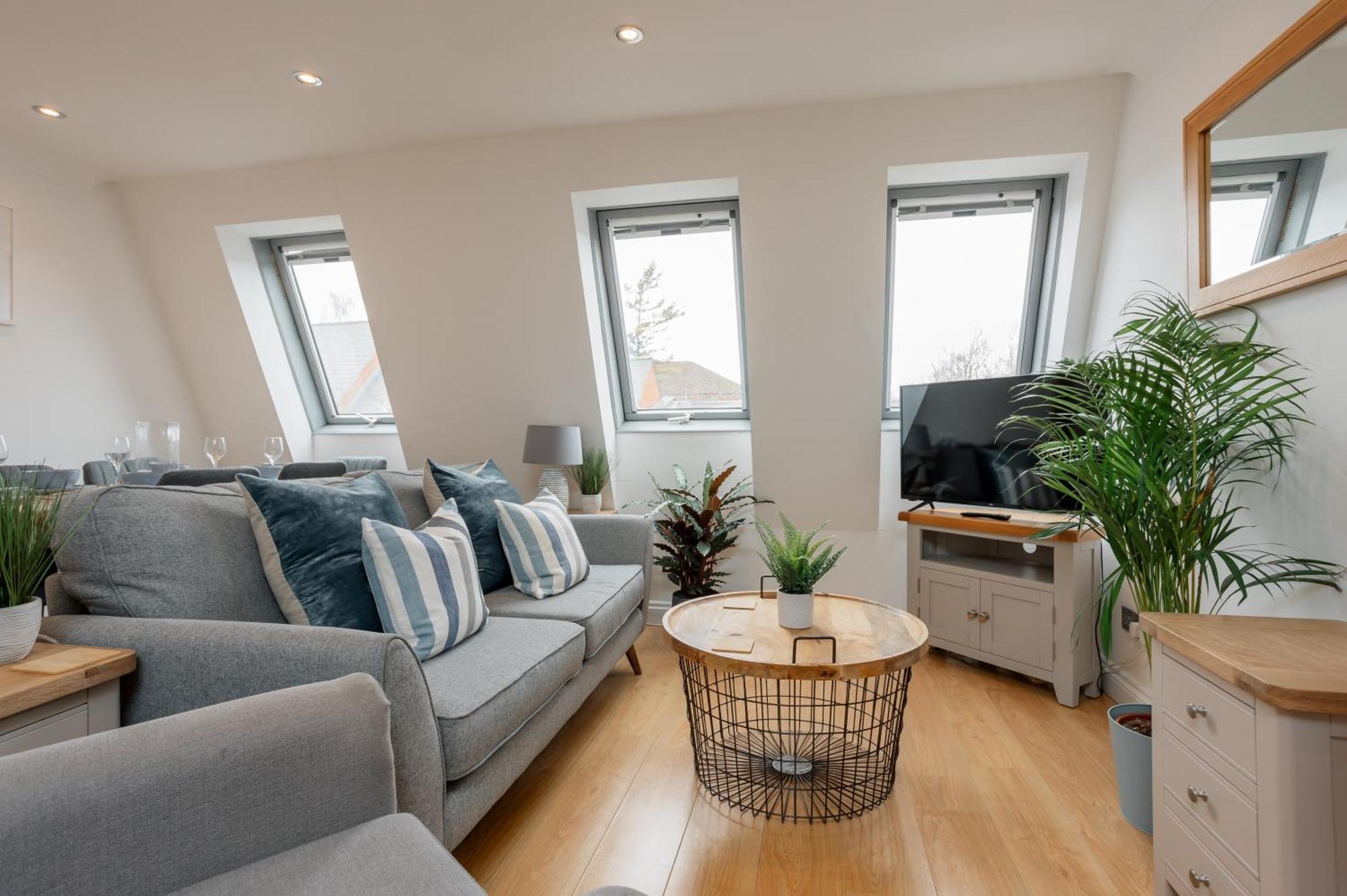 Starhost Residences - Central 3 Bed Apartment At Regents Court, Newbury Newbury  Buitenkant foto