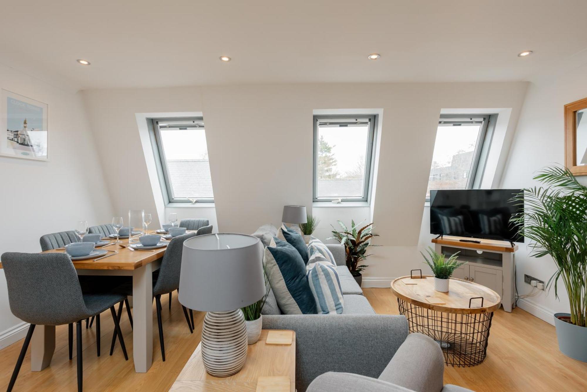 Starhost Residences - Central 3 Bed Apartment At Regents Court, Newbury Newbury  Buitenkant foto