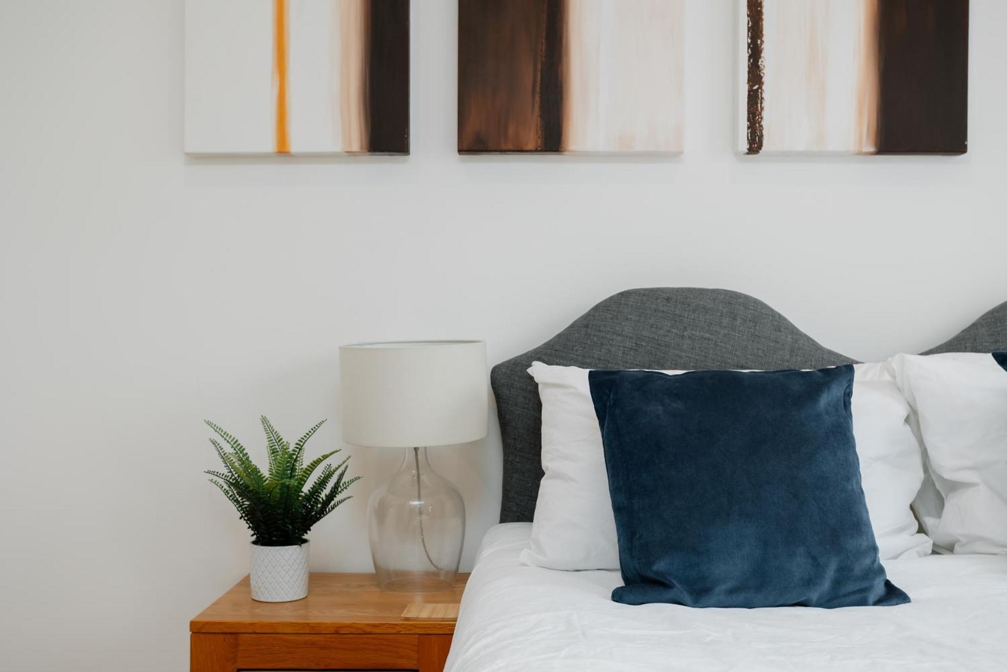 Starhost Residences - Central 3 Bed Apartment At Regents Court, Newbury Newbury  Buitenkant foto